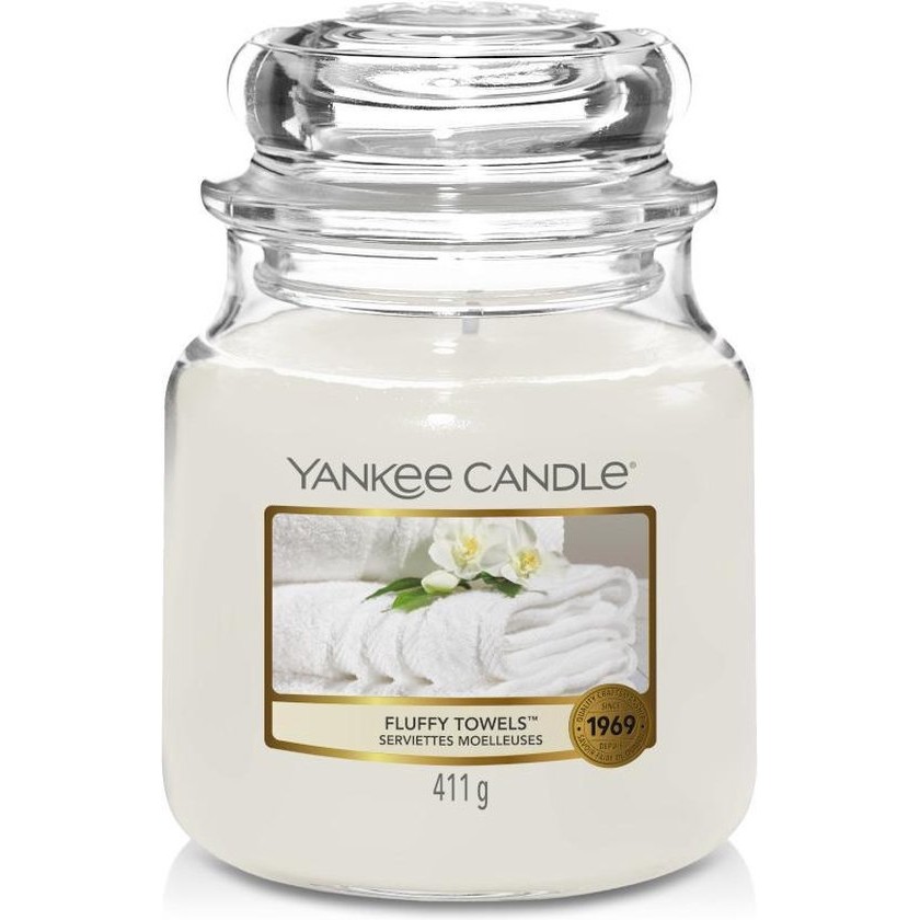 Yankee Candle Geurkaars Medium Fluffy Towels – 13 cm / ø 11 cm